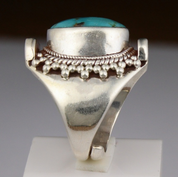 TURQUOISE STONE ON GENUINE STERLING SILVER RING - Picture 4 of 4
